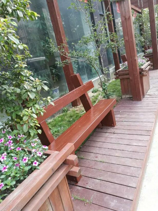 防腐木長廊